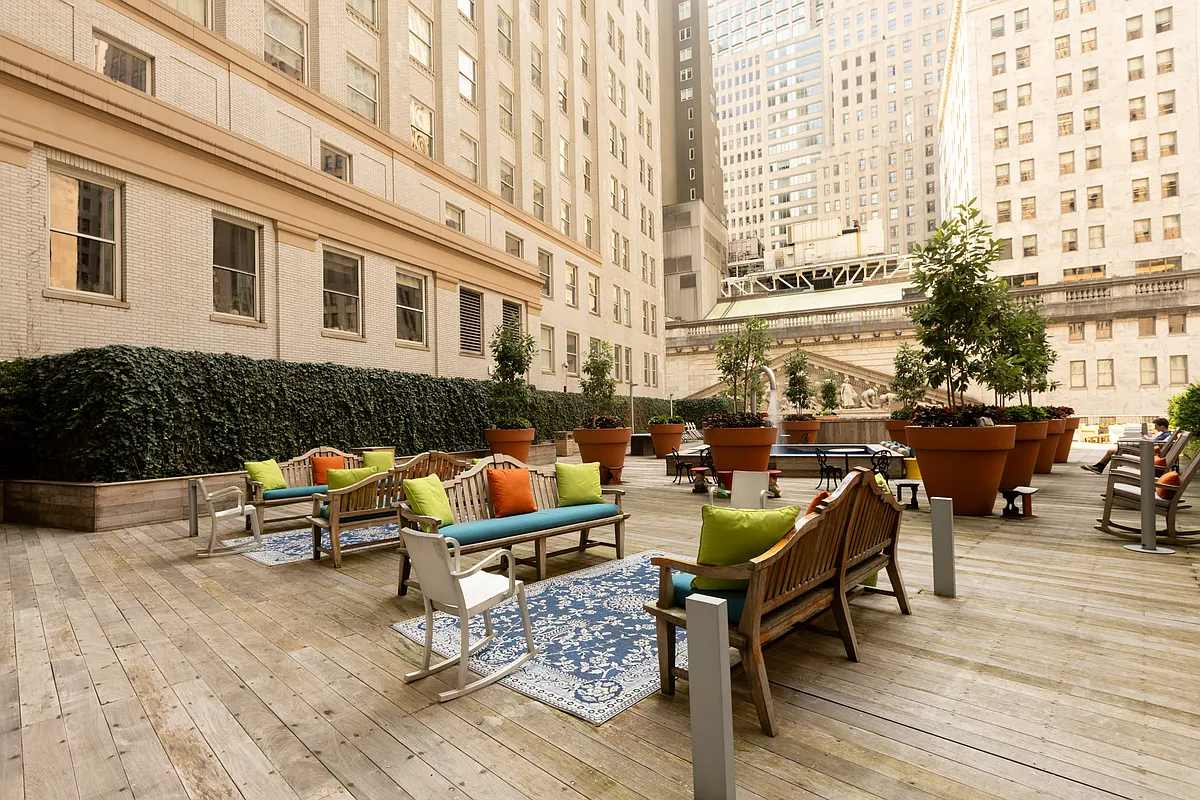 Exchange Loft | Financial District | Designer Loft with Rooftop & Pool photo 28