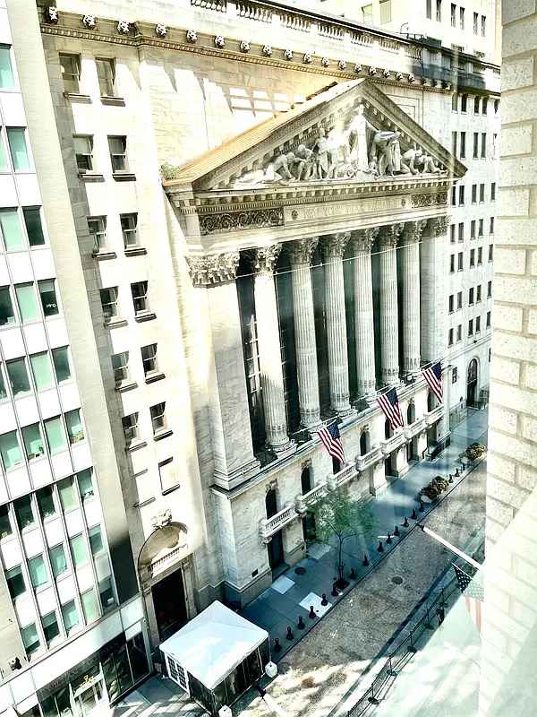 Exchange Loft | Financial District | Designer Loft with Rooftop & Pool photo 48