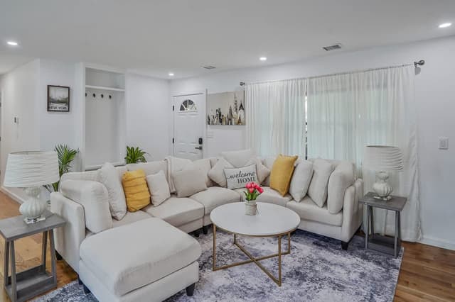 Image of Living space #2