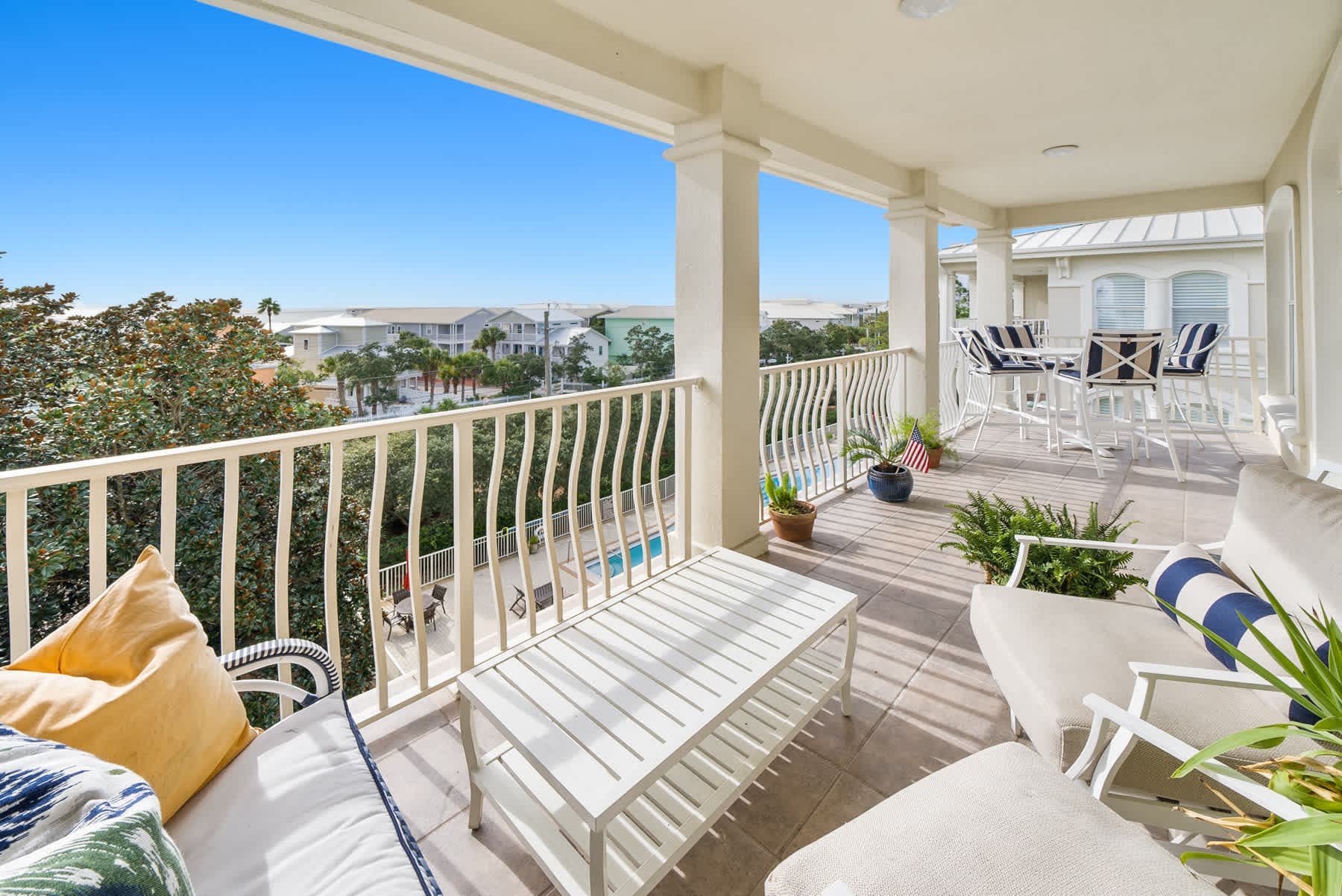 Emerald Vista | Seagrove Beach | Gulf-front PH with Shared Pool & Beach Access photo 2
