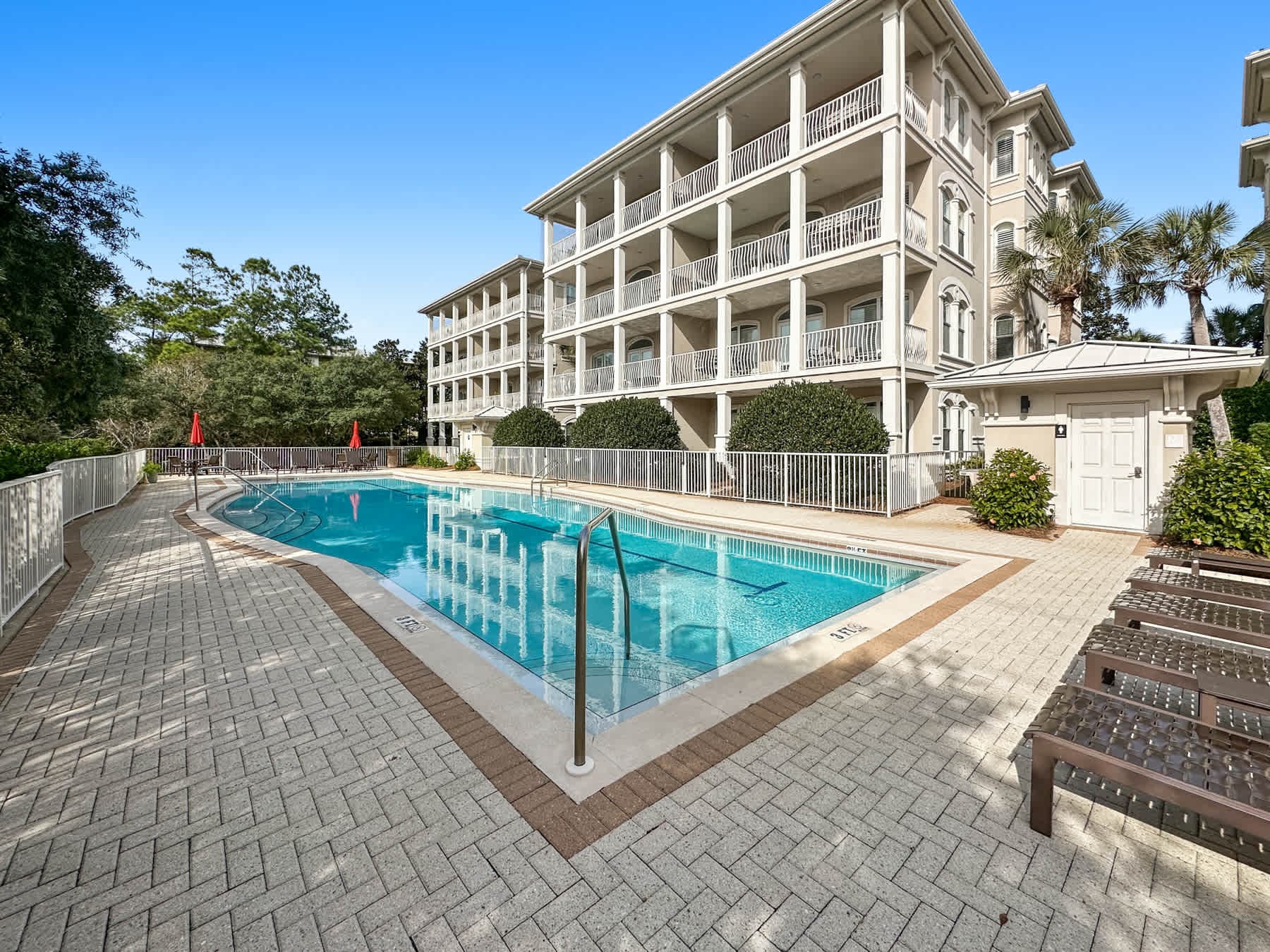 Emerald Vista | Seagrove Beach | Gulf-front PH with Shared Pool & Beach Access photo 3
