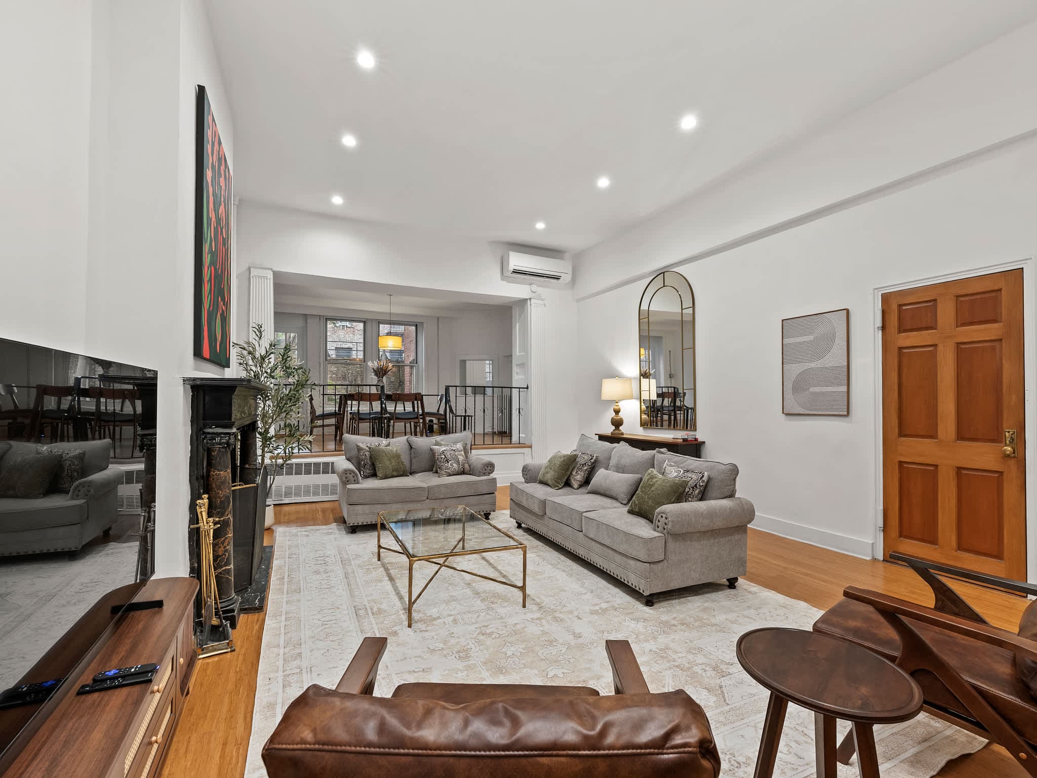 Maison Sixth II | SoHo | Modern Full-Floor Residence photo 3