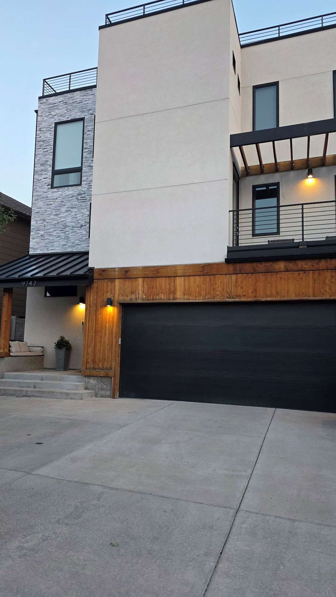 Fairwood Villa | Roxborough | Modern House w/ Mountain Views & Outdoor Dining photo 2