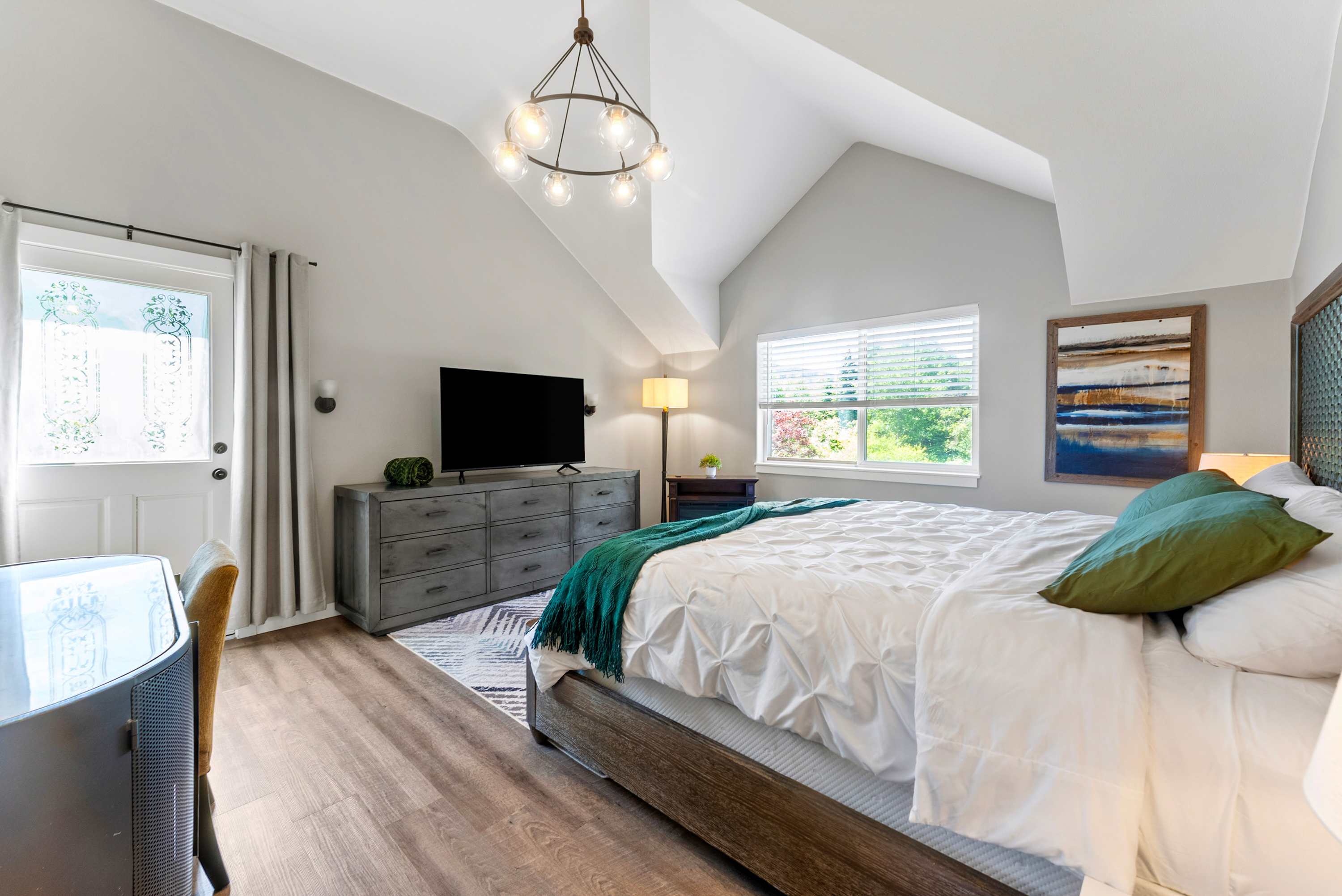 Kitsap Landing | Bremerton | Luxury Lakefront Retreat photo 2