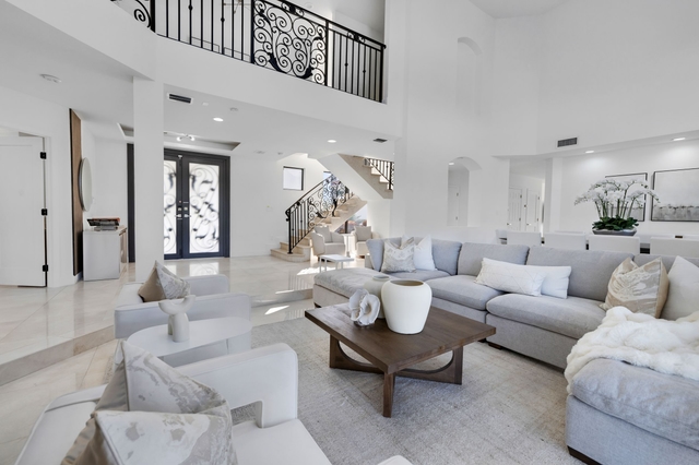 Image of Living space #2