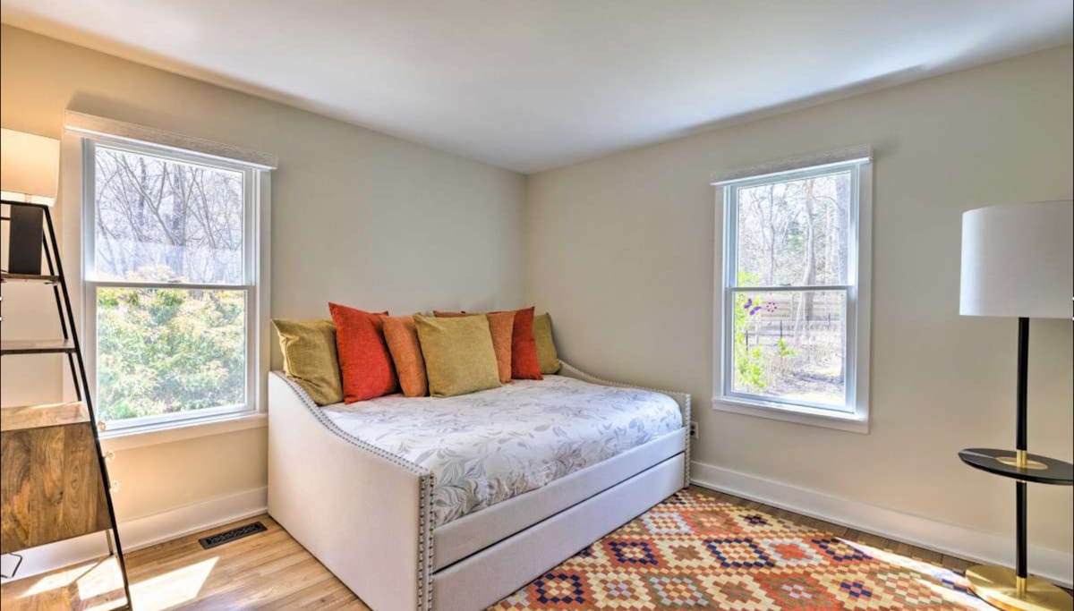 Boulder Villa | East Hampton | Upscale Home with Private Pool photo 20