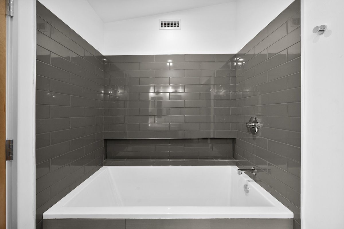 Solstice Haus | Sawtelle | Sunlit Modern Home with Balcony photo 30