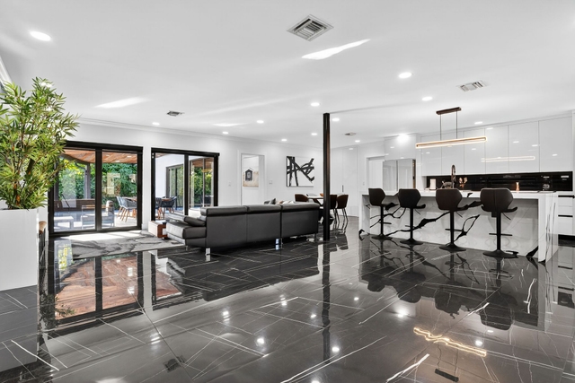 Image of Living space #2