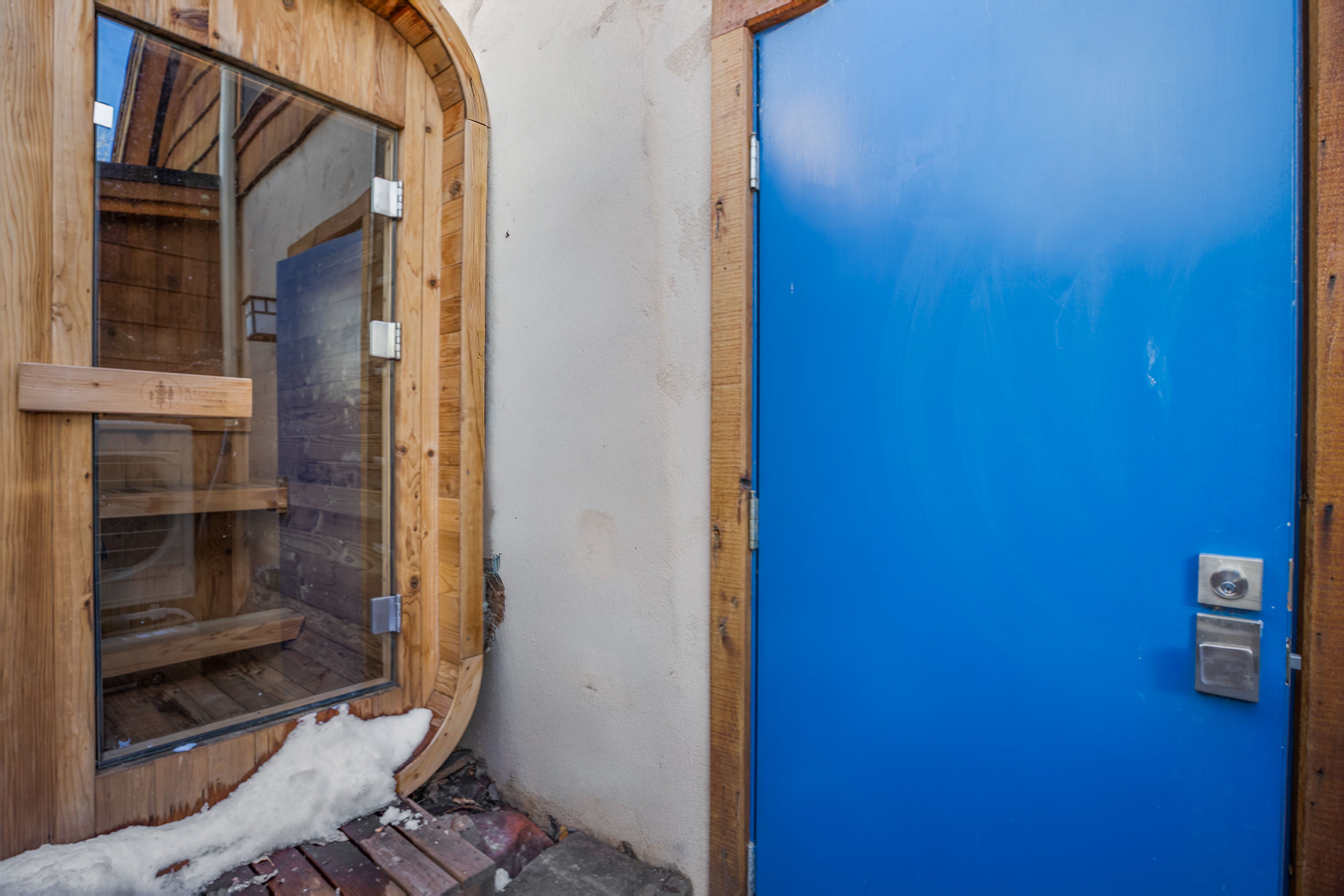 Timber Crest | Aspen | Designer Home with Sauna & Office photo 10