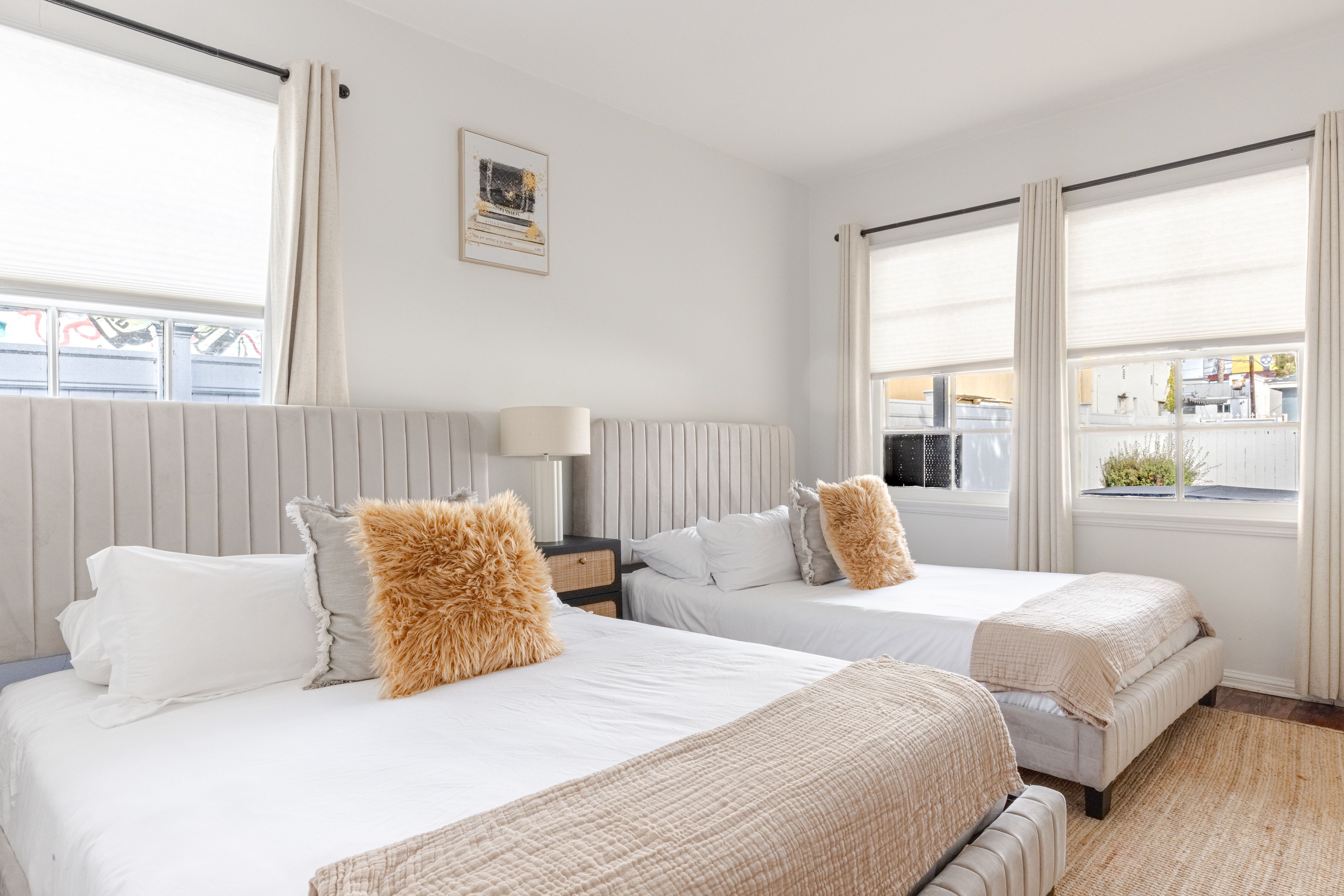 Alta Vista | Hollywood | Designer Home w/Private Backyard & Hot Tub photo 25