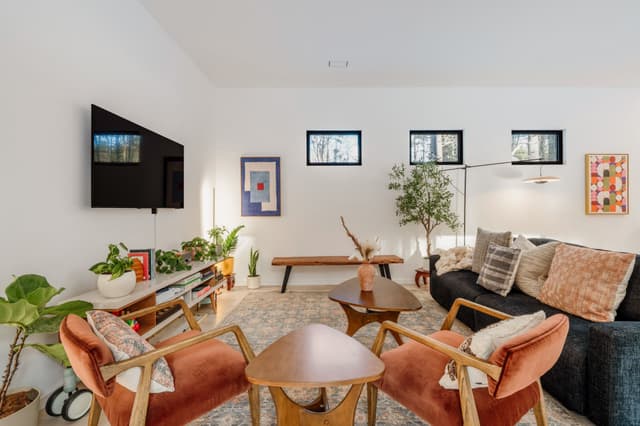 Image of Living space #2