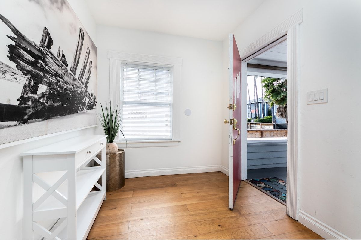 Carlton Retreat | Hollywood | Charming Home with Private Yard & Game Room photo 31