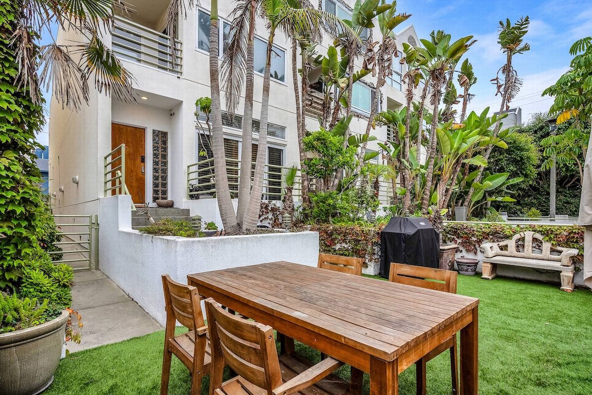 Lumiere Coast | Marina del Rey | Rooftop Designer Townhome photo 5
