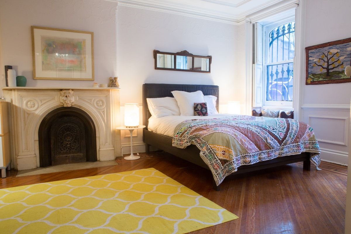 Grand Place | Clinton Hill | Brownstone Duplex w/ Private Garden photo 12