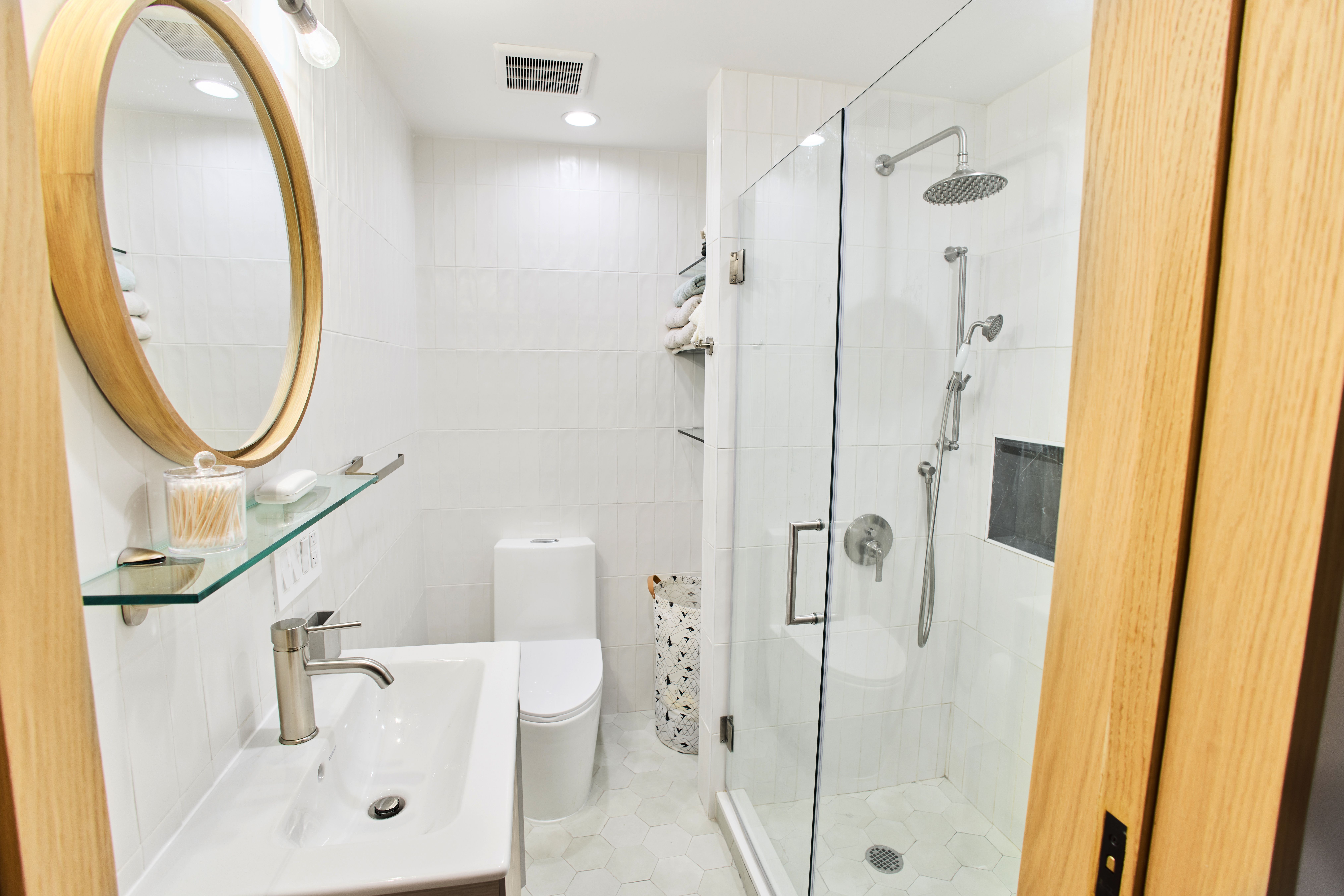 Hillcrest Place | Clinton Hill | Apartment with Private Backyard photo 11