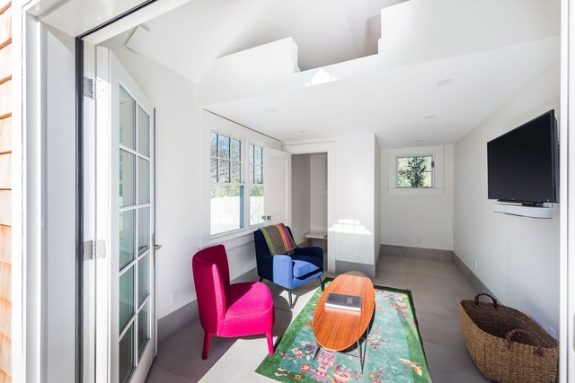 Image of Living space #3