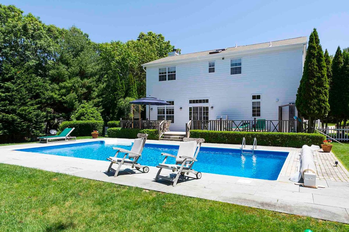 Eastgate Haven | Wainscott | Expansive Home with Pool & Jacuzzi photo 2