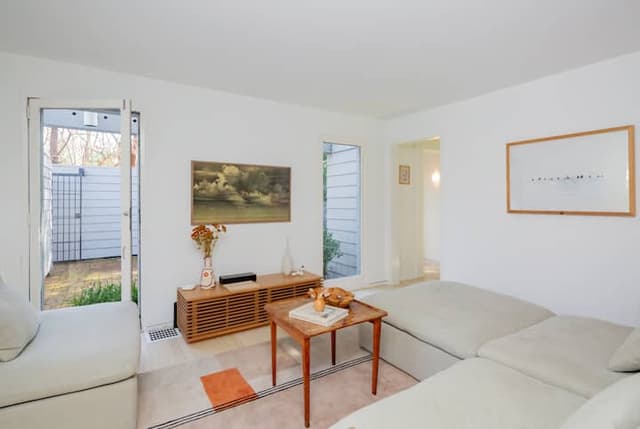 Image of Living space #3