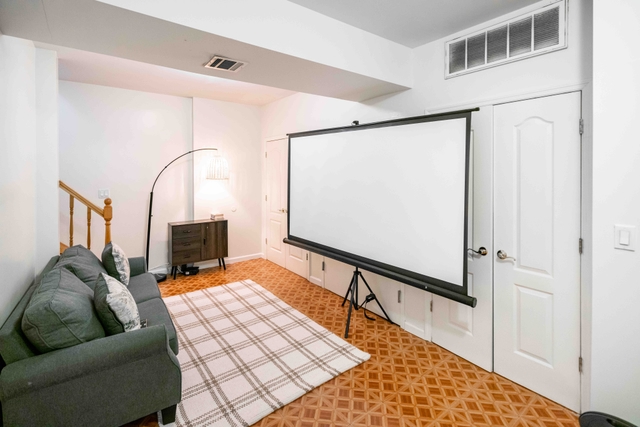 Image of Living space #11