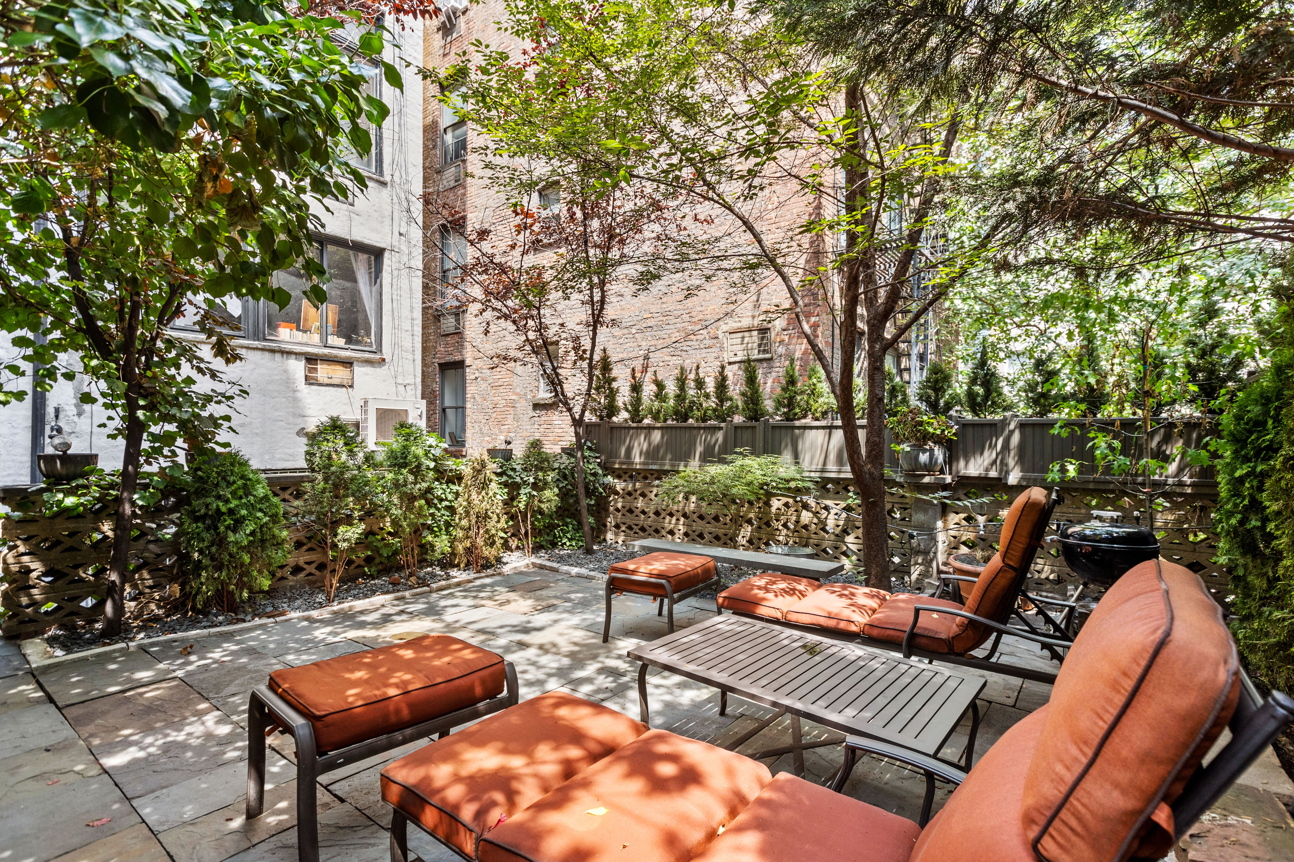 Private Garden | Charles Court by Rove Travel | West Village, NYC