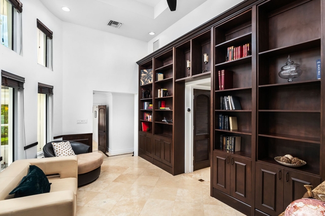 Image of Living space #8