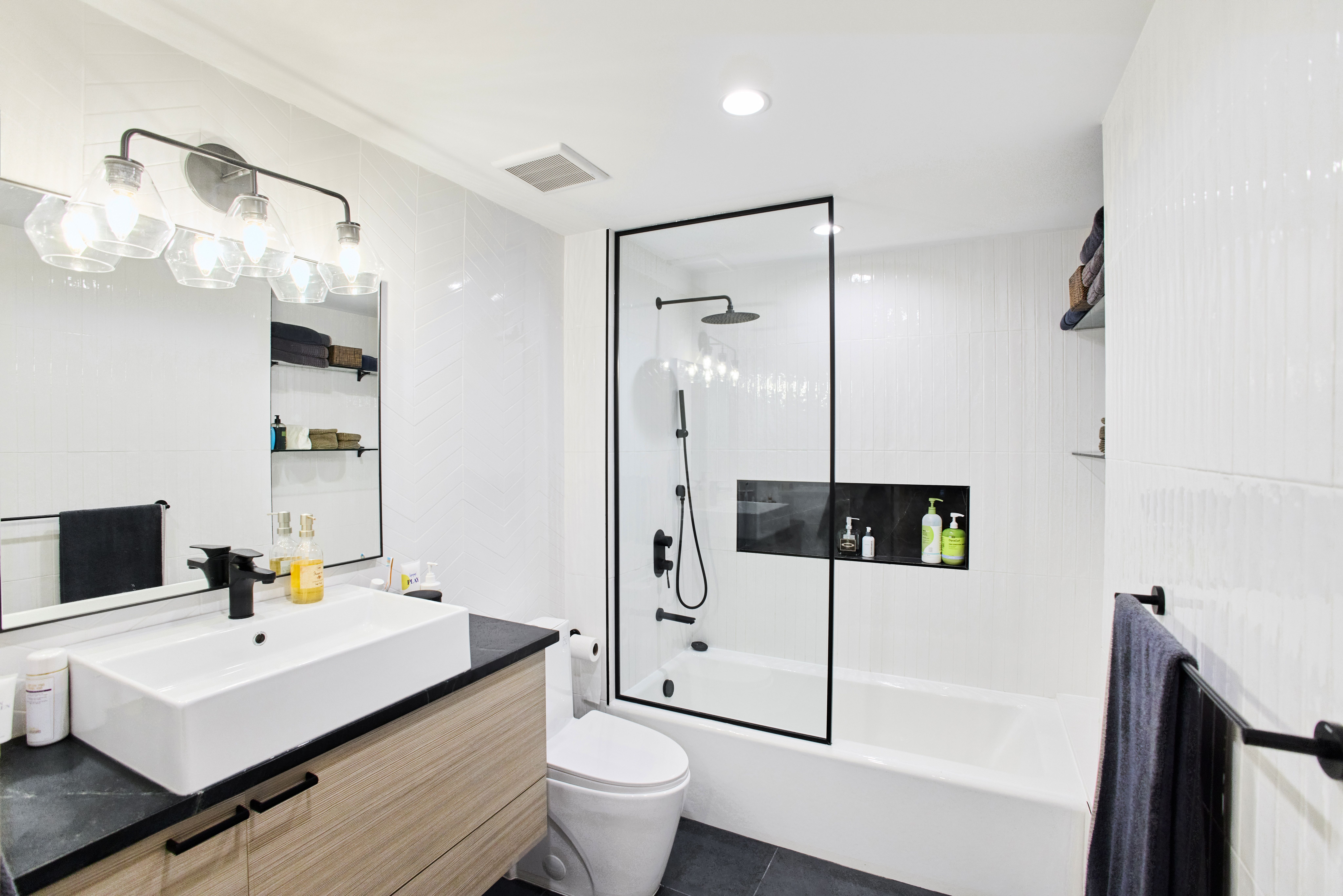 Hillcrest Place | Clinton Hill | Apartment with Private Backyard photo 12