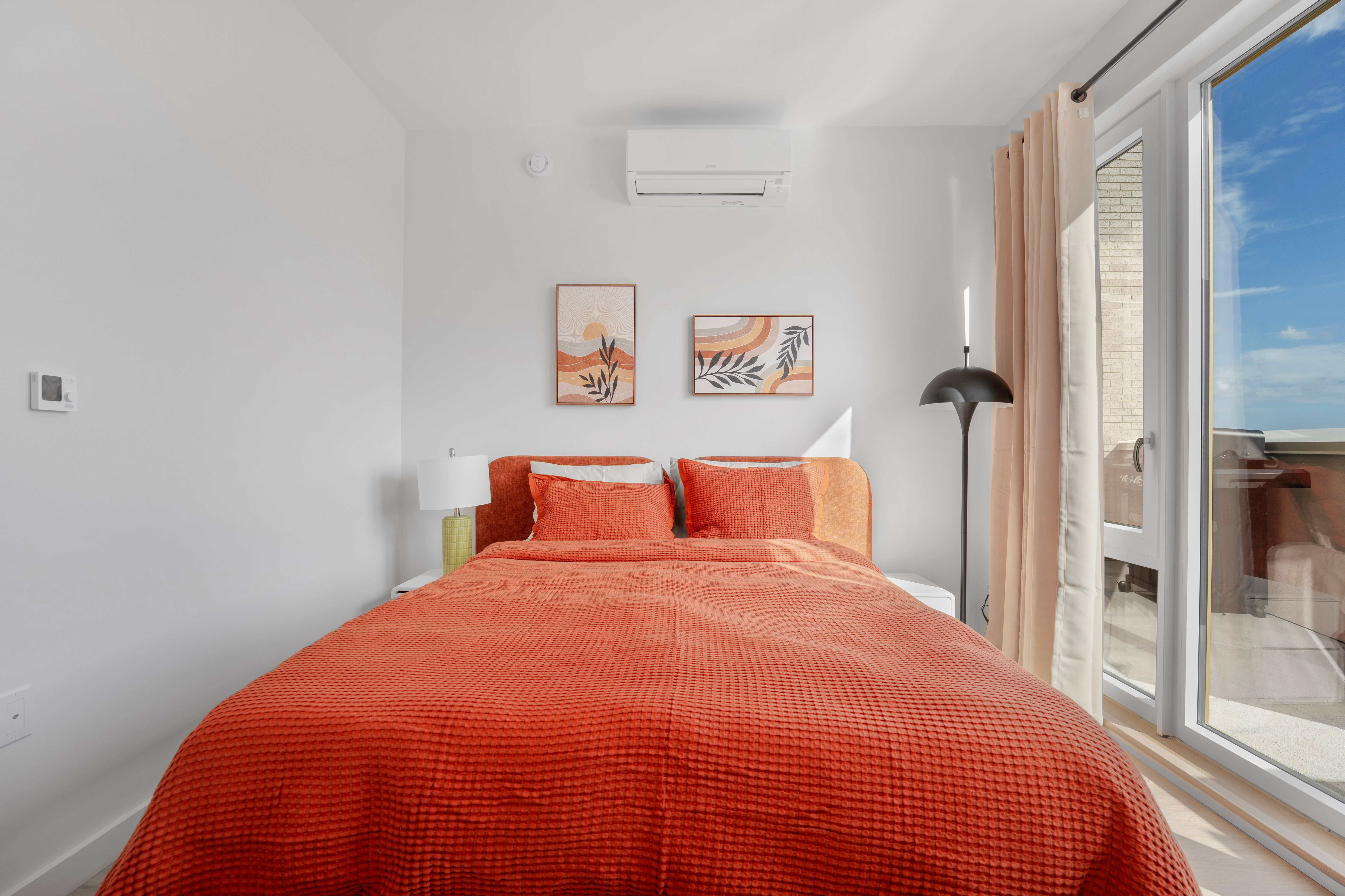Seren 1006 | Greenpoint | Penthouse w/ Private Deck & River Views photo 15