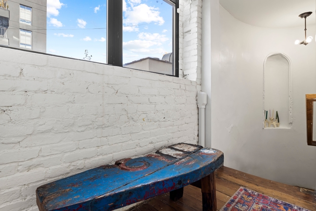 Image of Living space #8