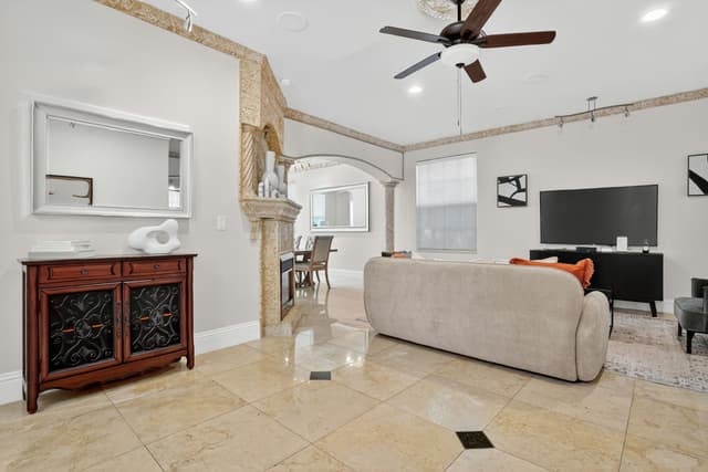 Image of Living space #5