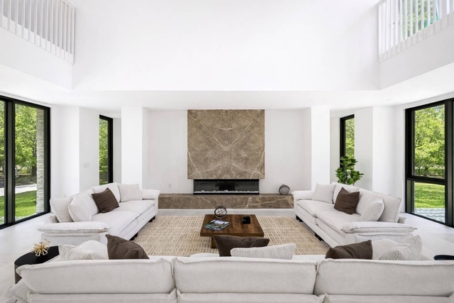 Image of Living space #3