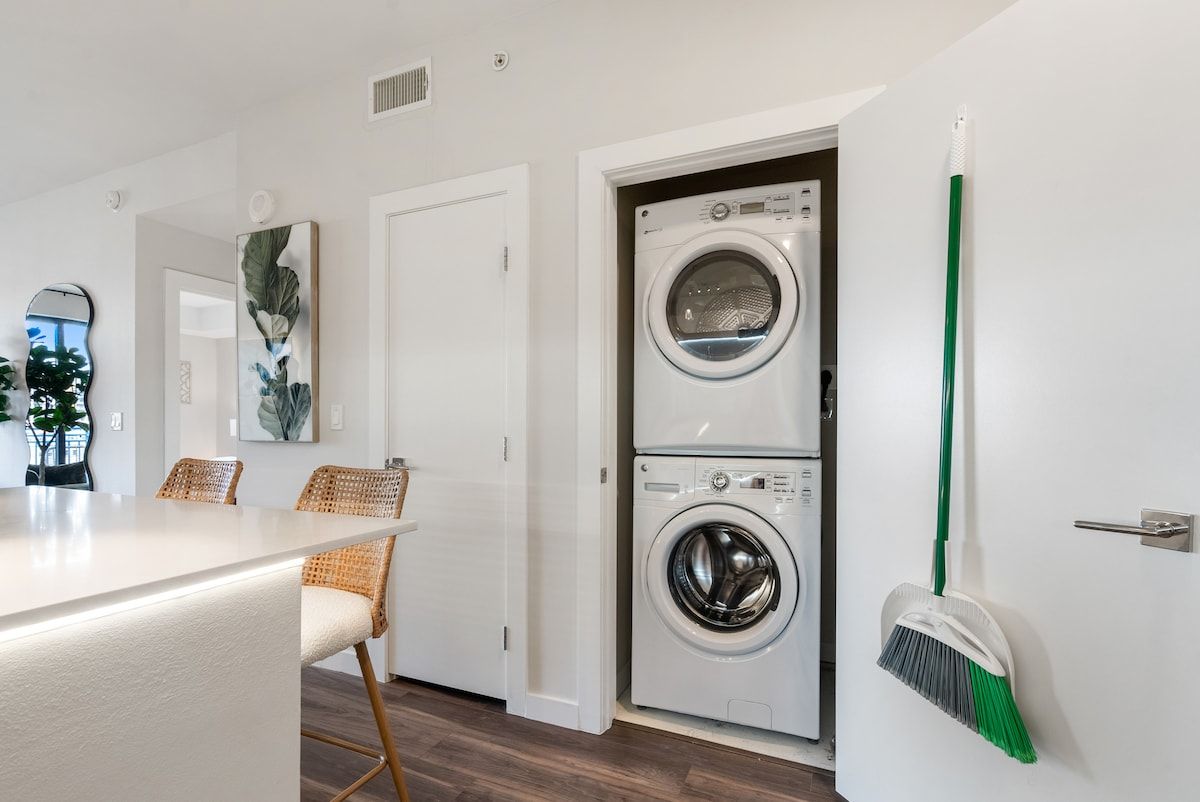 Palm Haven | Flagler Village | Apartment with Balcony & Rooftop Pool photo 34