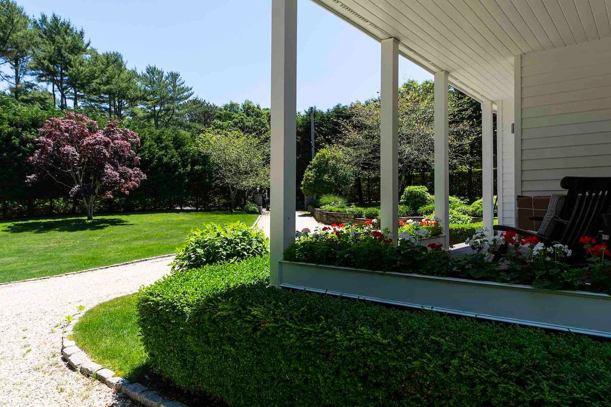 Eastgate Haven | Wainscott | Expansive Home with Pool & Jacuzzi photo 26