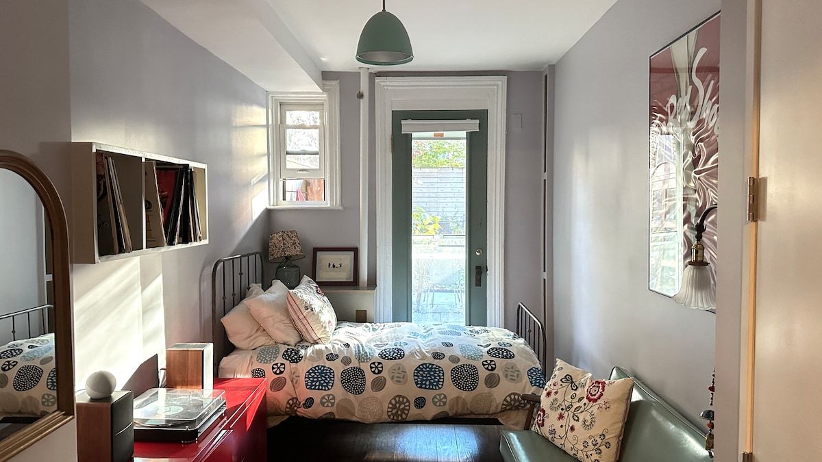 Grand Place | Clinton Hill | Brownstone Duplex w/ Private Garden photo 18