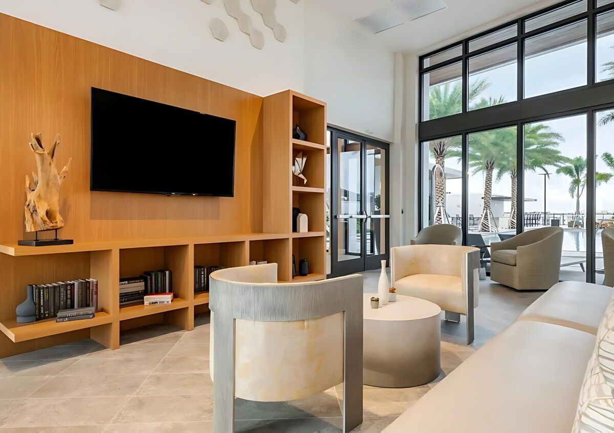 Palm Haven | Flagler Village | Apartment with Balcony & Rooftop Pool photo 44