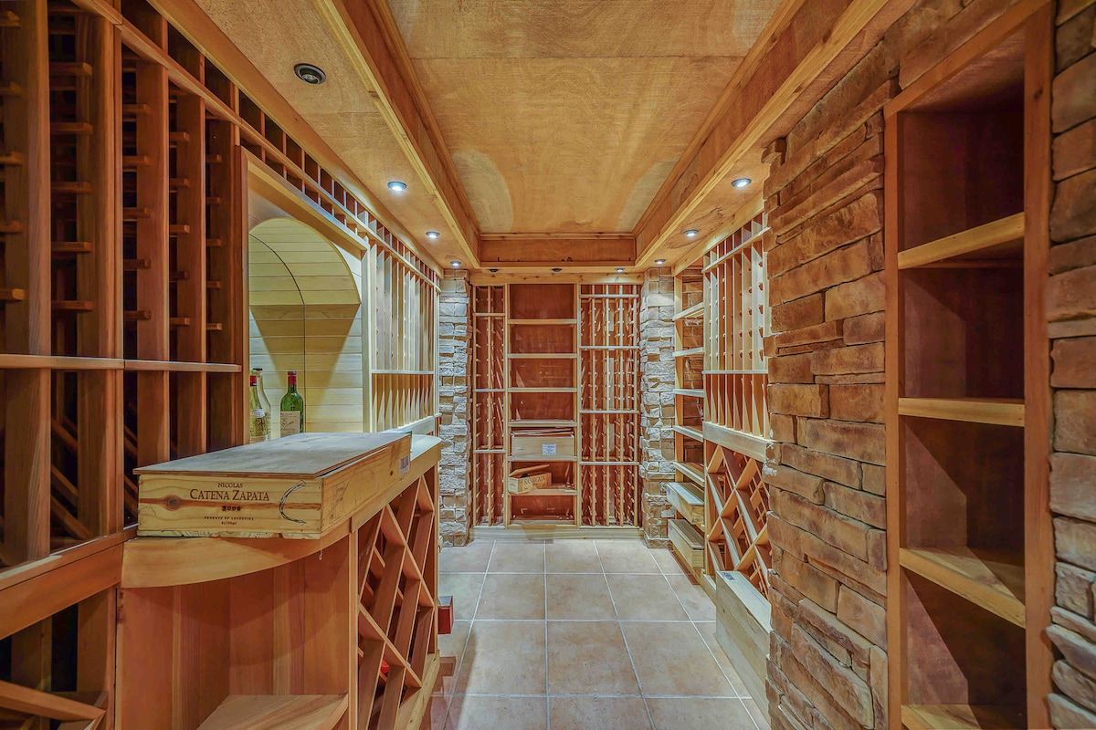Eastwood Villa | East Hampton | Modern Retreat with Pool and Spa photo 35
