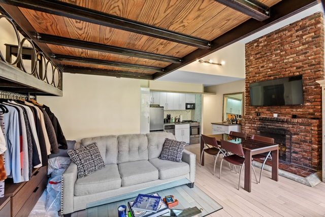 Image of Living space #2