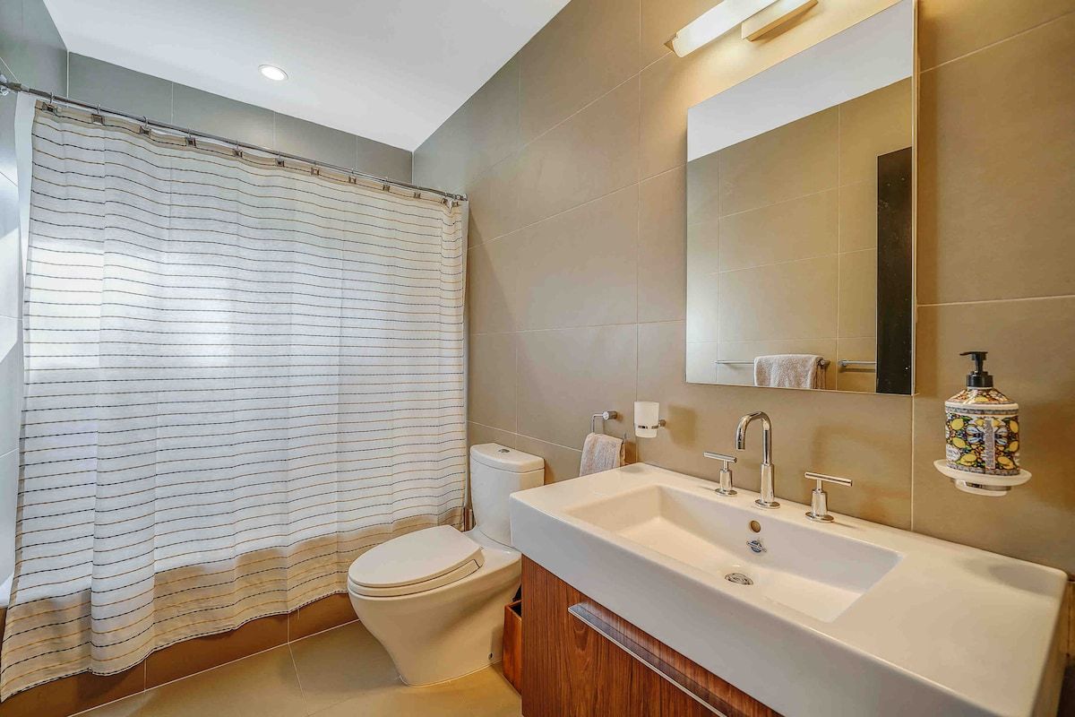 Eastwood Villa | East Hampton | Modern Retreat with Pool and Spa photo 32