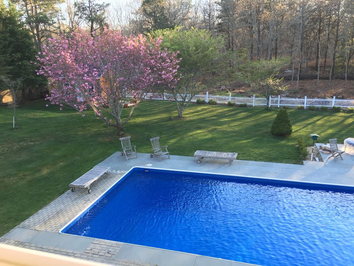 Eastgate Haven | Wainscott | Expansive Home with Pool & Jacuzzi photo 23
