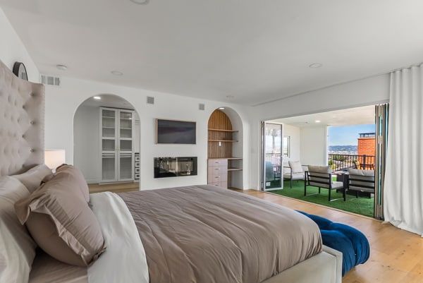 Casa Noire | Baldwin Hills | Luxe Hillside Villa with Hot Tub photo 15