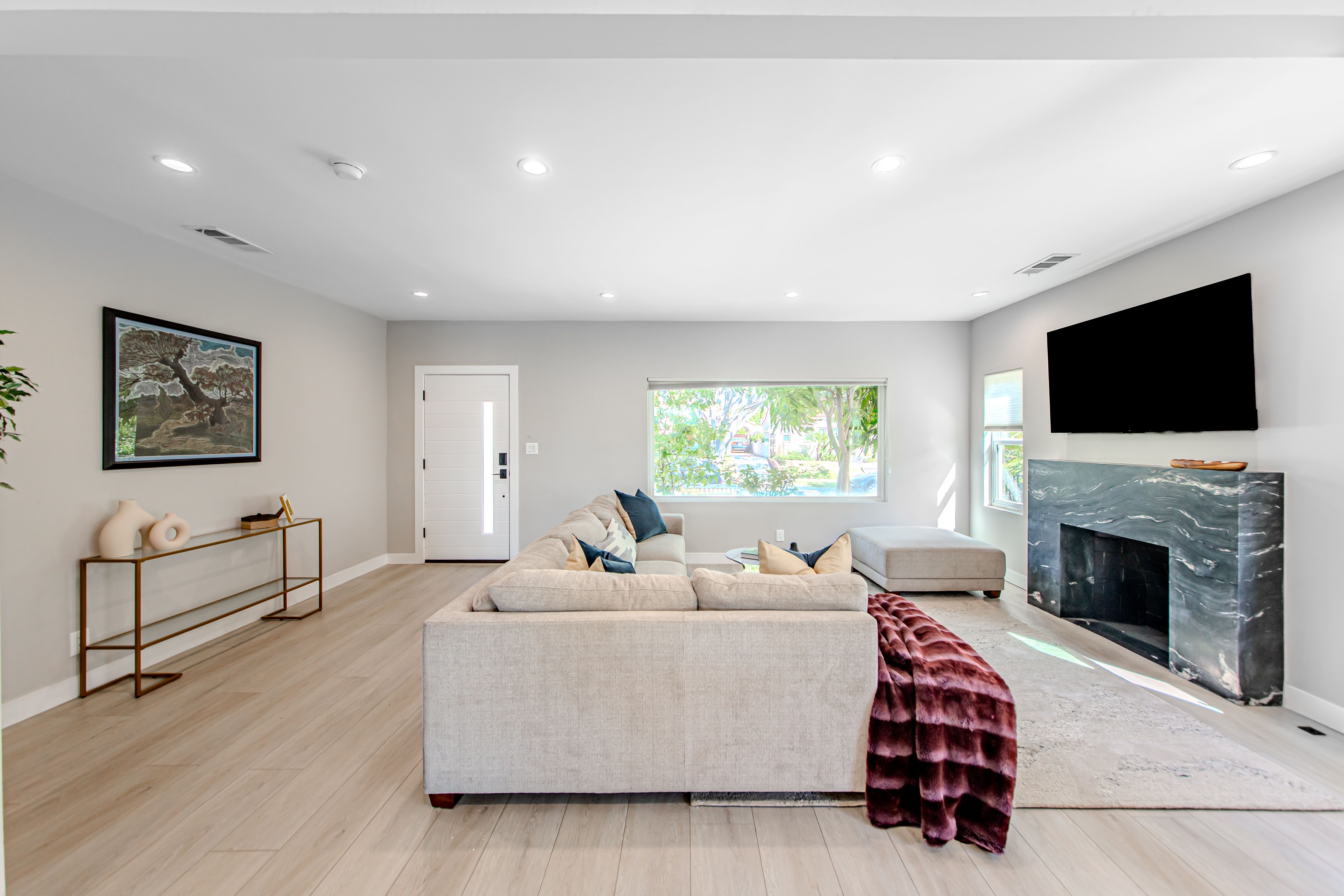 Casa Formosa | Fairfax | Hollywood Home w/ Pool & Modern Interior photo 5