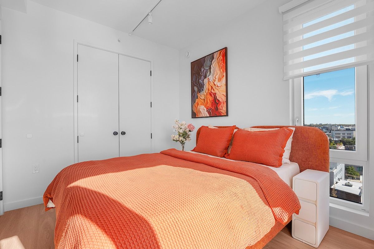 Seren 1108 | Greenpoint | PH with Private Terrace & City Views photo 10