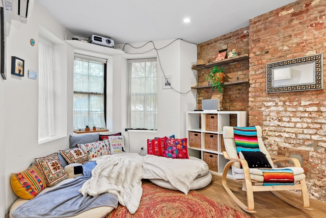 Image of Living space #2