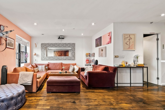 Image of Living space #3