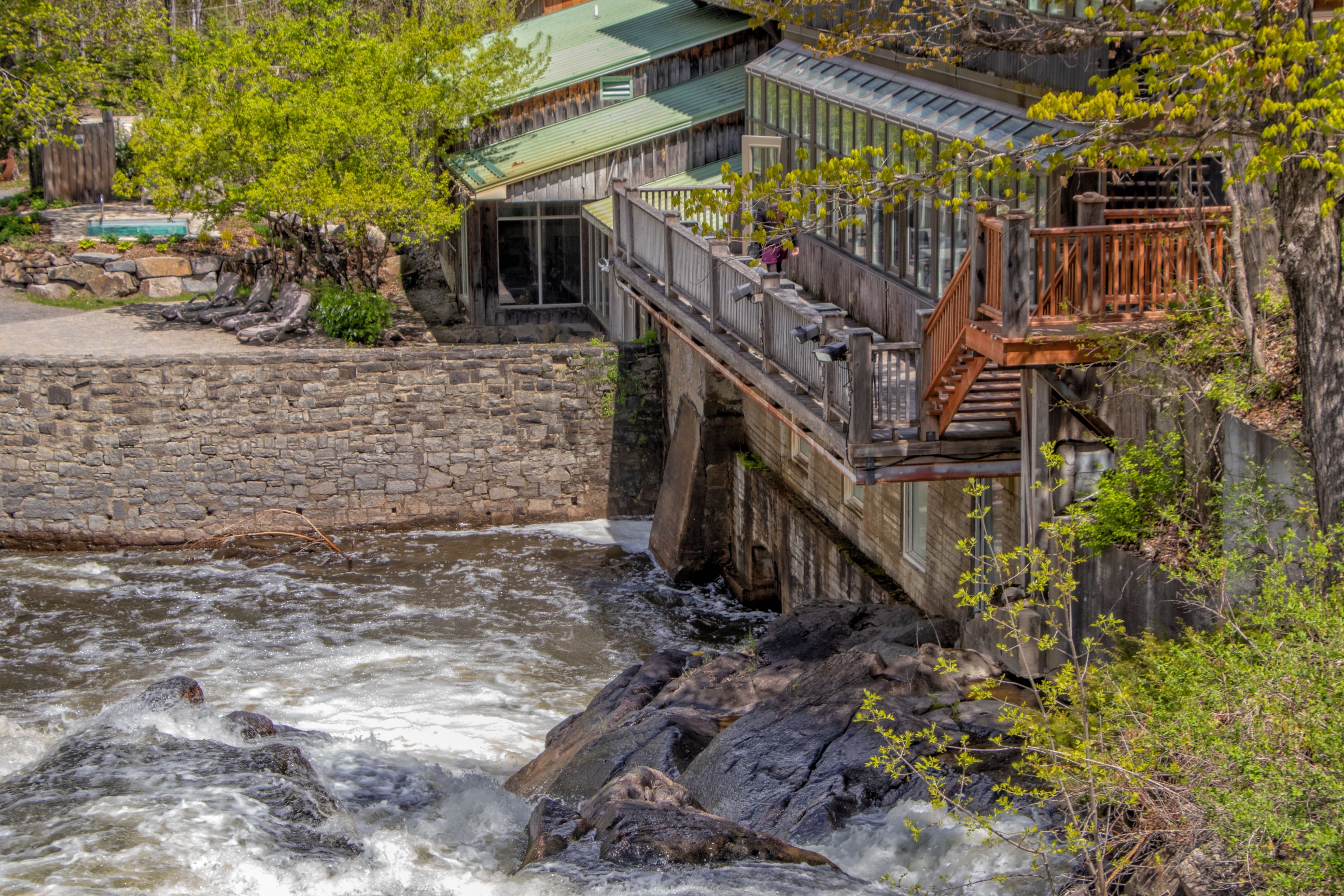 Stone Creek Inn