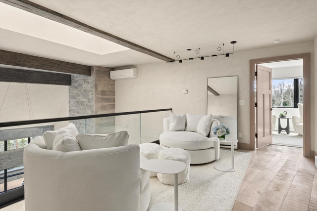 Image of Living space #7