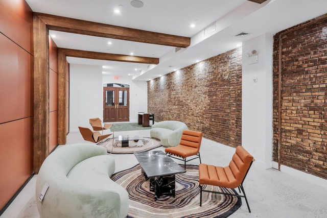 Image of Living space #7