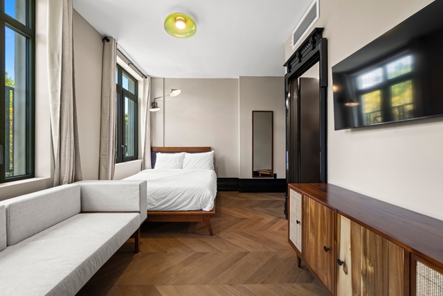 Image of Living space #3