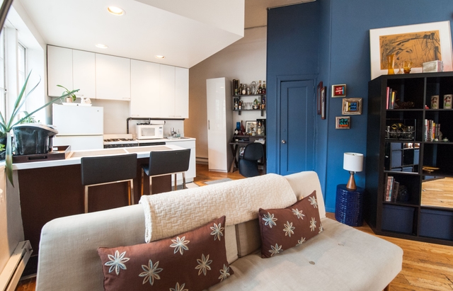 Image of Living space #5