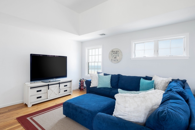 Image of Living space #3