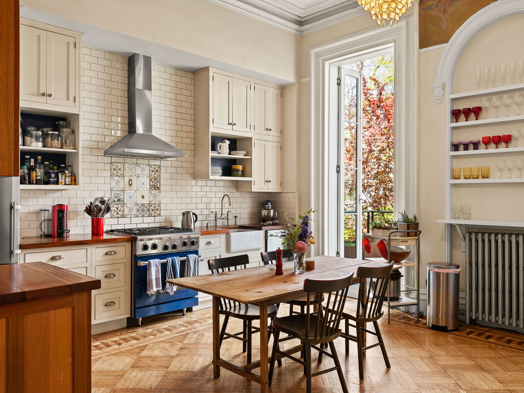 Grand Place | Clinton Hill | Brownstone Duplex w/ Private Garden photo 12